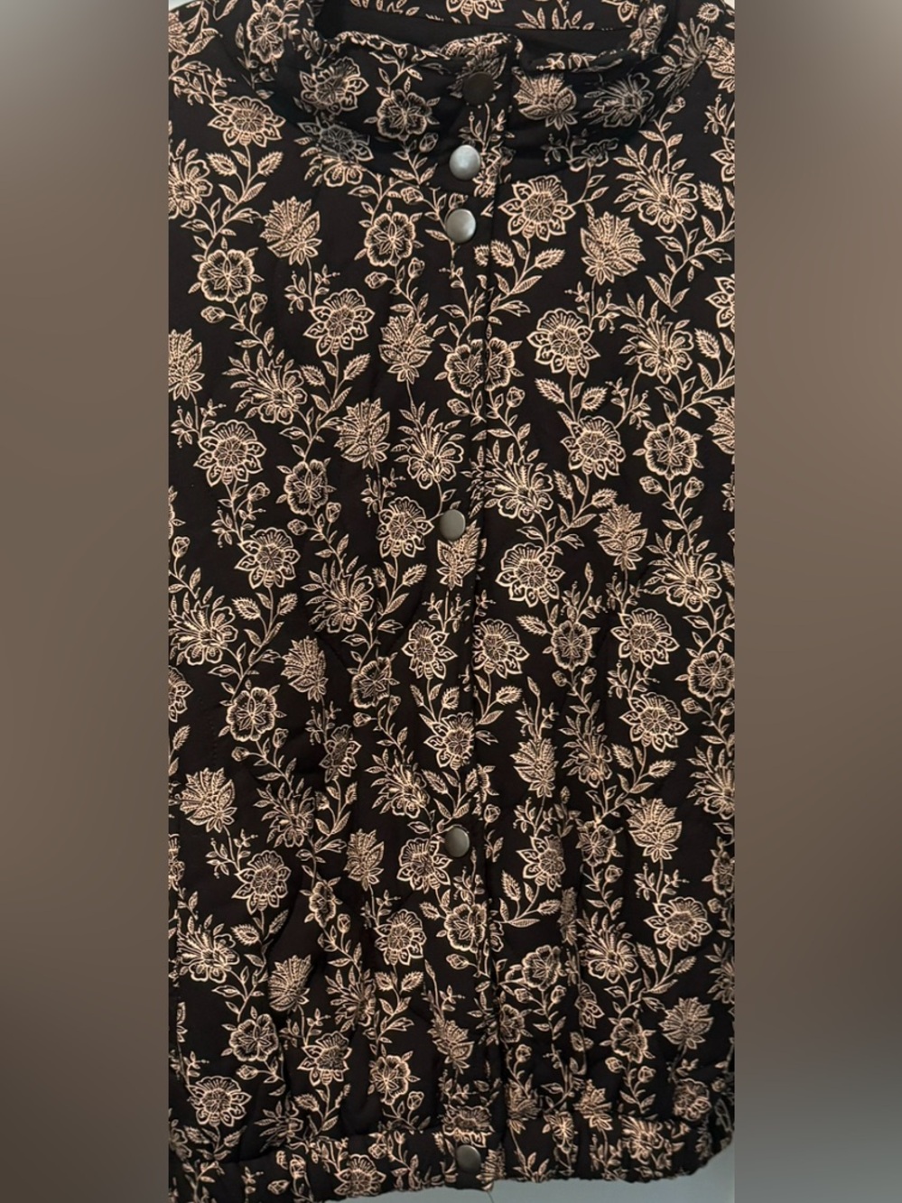 Polagram Black Quilted Puffer Jacket with Beige Floral Print NWOT - Picture 2 of 9